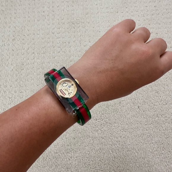 Gucci Dress watch - Skeleton dial with gold details **NEW WITH BOX** - Picture 7 of 7